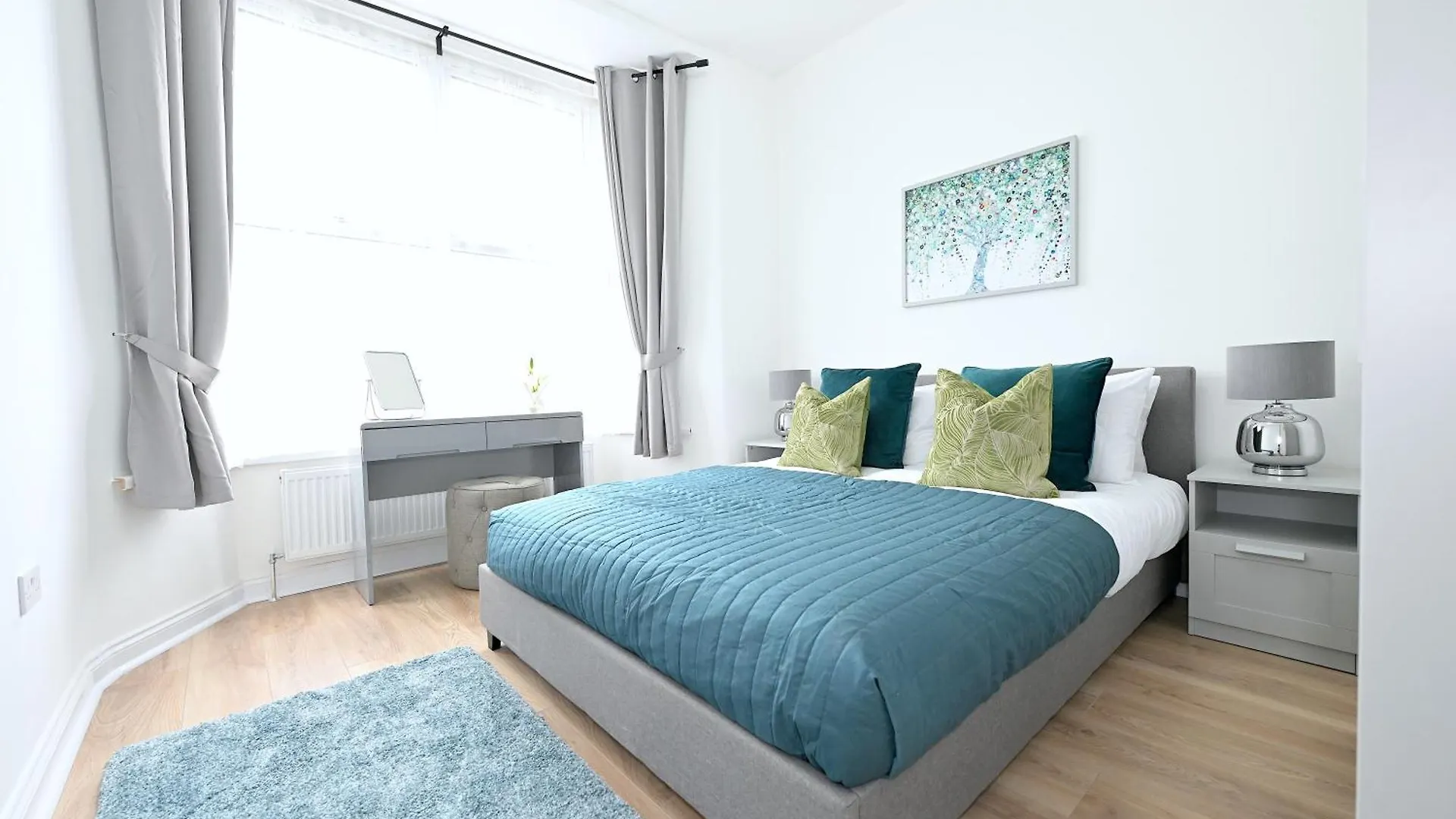 Bright & Large 3 Bed Flat In London Apartment United Kingdom